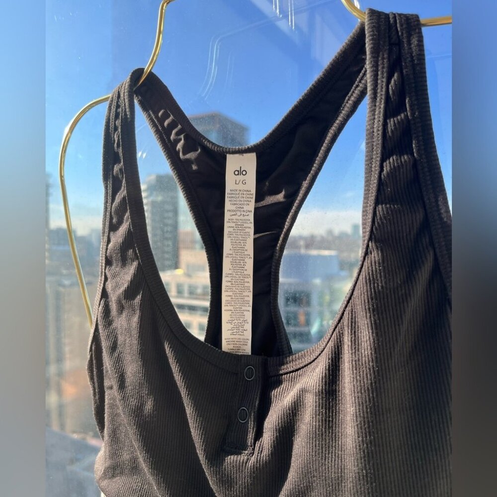 🆕 ALO YOGA 🧿 BNWOT Icon Ribbed Henley Sports Bra + Icon Thong Bundle - Size L - Picture 14 of 14
